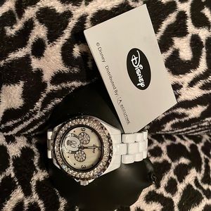 Womens licensed Disney watch NWT…Smoke/Pet free home